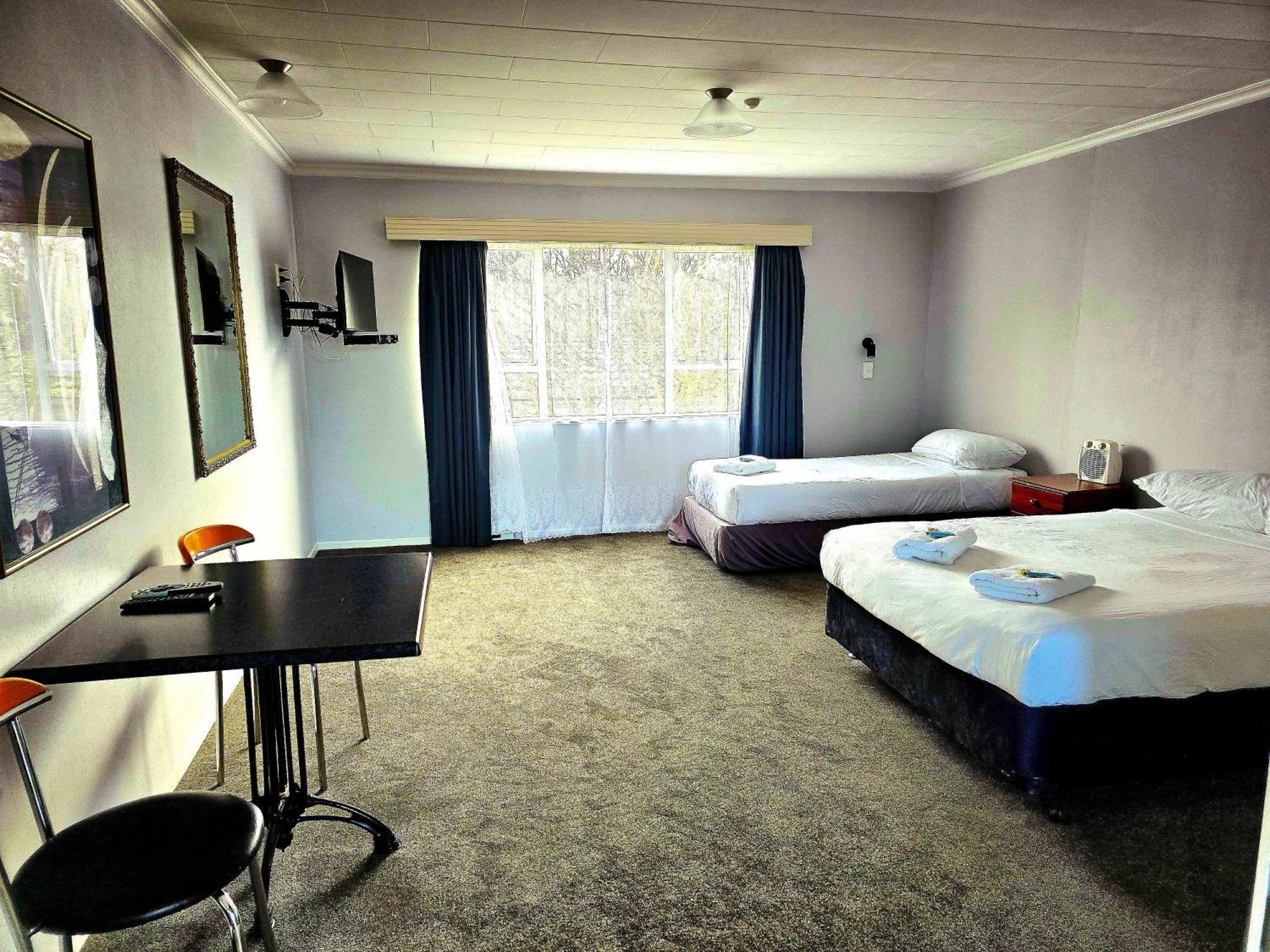 Putaruru Arms Motor Inn Dış mekan fotoğraf