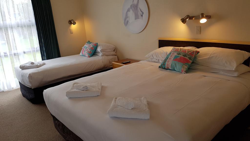 Putaruru Arms Motor Inn Dış mekan fotoğraf